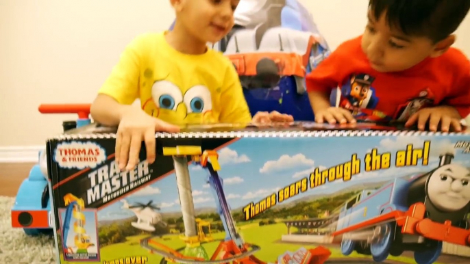 Et des voitures Oeuf amis géant enfants ouverture jouet jouets les trains vidéo Surprise thomas disney ryan