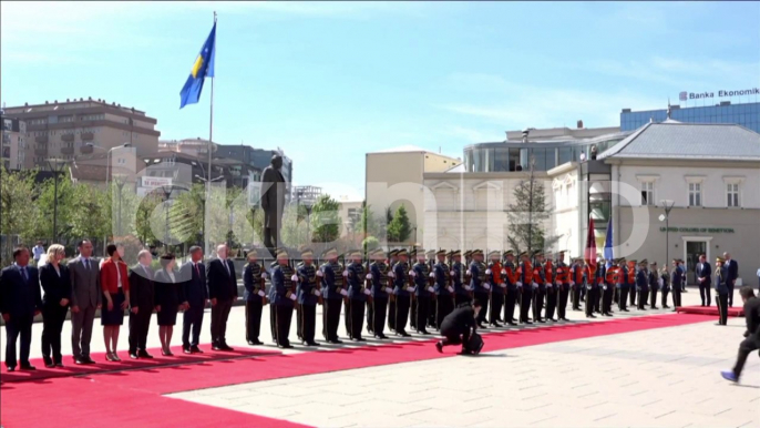 Presidenti Nishani viziton Kosovën