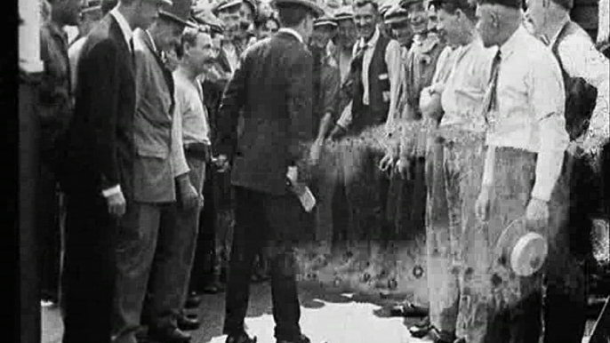 Charlie Chaplin - Bonus - Charlie In The Ocean (1921)