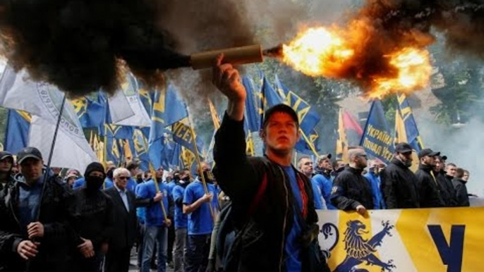 Smoke bombs & Firecrackers: Ukrainian nationalists protest Donbass elections