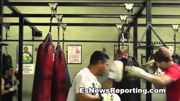 john molina jr working mitts with robert garcia EsNews Boxing