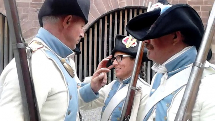 au c?ur du ch?teau de Belfort ,reconstitution d'une arrestation d'un voleur d'?tain par les gendarmes r?publicains,