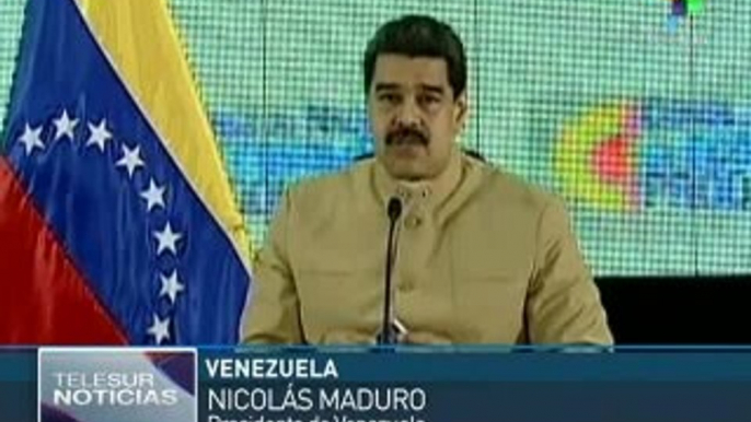 Venezuela suscribe convenios para los sectores minero y turístico