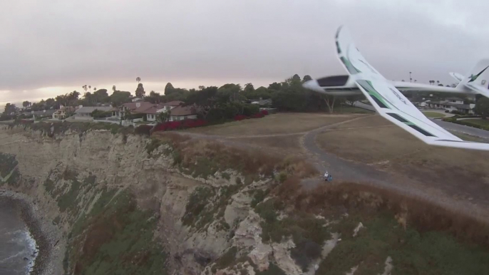 Un planeur percute un drone en plein vol ! Crash