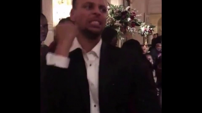 Stephen Curry et Kyrie Irving se moquent de LeBron James