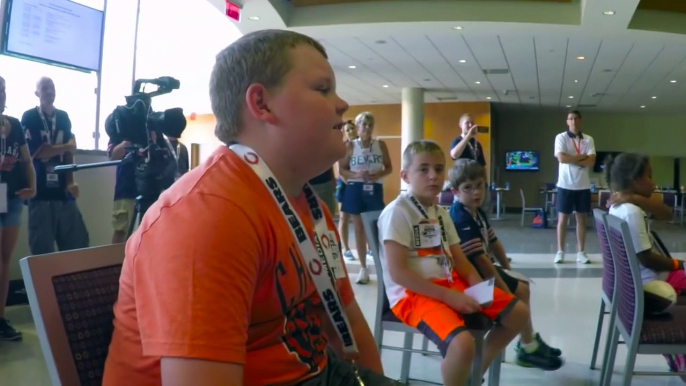 Sam Acho fields questions from Kids Club members