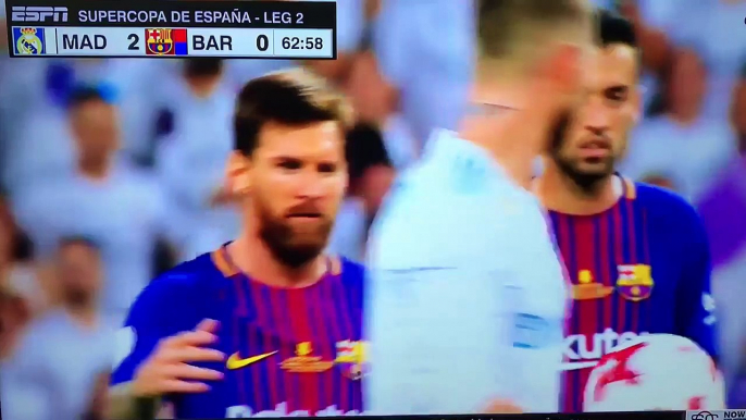 Messi Ramos'a OÇ Dedi