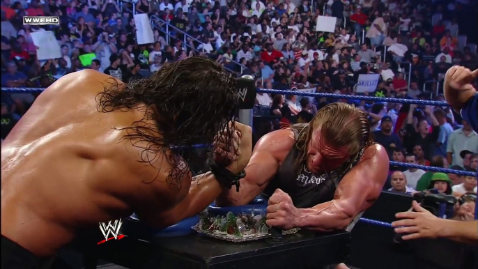 Triple H battles The Great Khali in Indian Broken Glass Arm Wrestling match: SmackDown, Aug.8, 2008