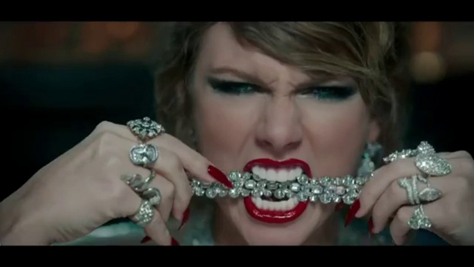 Taylor Swift Sneak Peek Of LWYMMD