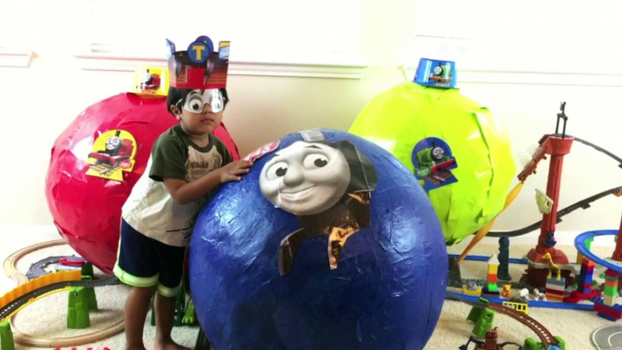 Et des voitures Oeuf amis géant enfants ouverture jouet jouets les trains vidéo Surprise thomas disney ryan