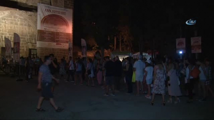 Uluslararası Aspendos Opera ve Bale Festivali 2000 Yıllık Antik Tiyatroda Başladı