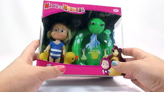 Et ours examen le le le le la jouets et clin doeil avec jouets Masha Medved Misha maison ouverte Masha