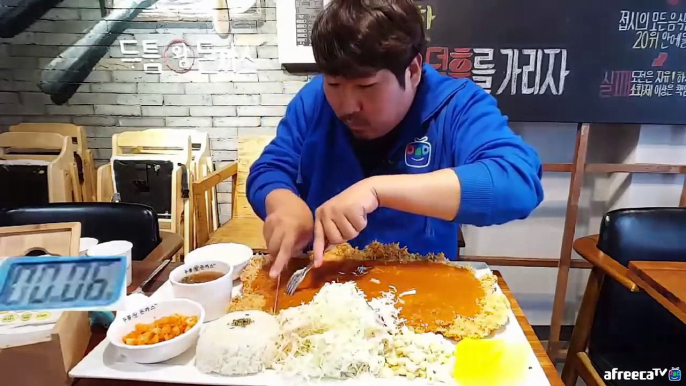 두툼왕돈까스(덕후돈까스) 20위 도전 성공!! 먹방!! [흥삼] in 부산 (17.4.29) Mukbang