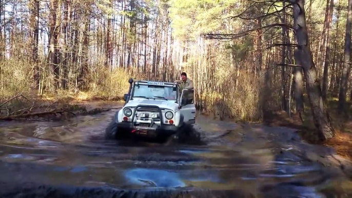 Et croiseur Terre patrouille contre ► toyota 80 4,2d nissan 2,8td уаз / defender off-road 4х4