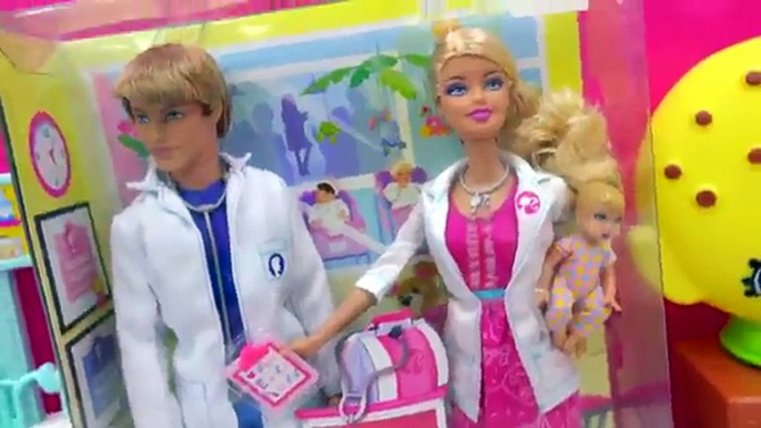 Carreras médicos muñeca Dr. chica Oficina juego enfermos juguete vídeo Visitar con cookieswir barbie