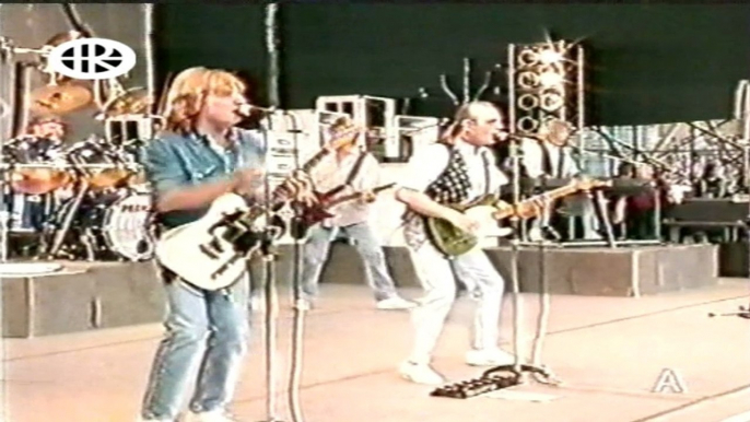 Status Quo Live - Paper Plane(Rossi,Young) - Dynamo Stadium Moscow Russia 23-6 1996