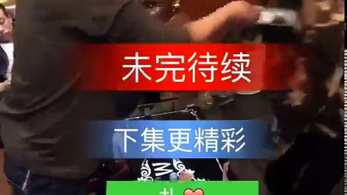 富翁 装穷参加同学会 被人冷嘲热讽 最后亿万富翁霸气回应