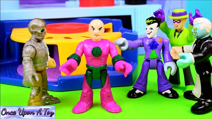 Homme chauve-souris une fois rouge-gorge épouvantail dès avec Imaginext robo batcave joker harley quinn riddler