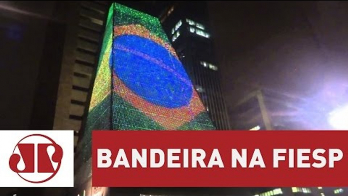 Proibir bandeira do Brasil na Fiesp é crime de traição nacional | Marco Antonio Villa | Jovem Pan