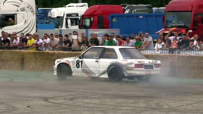 タンクローリーでドリフト！(笑)CRAZYな車達！street race, drift,engine swaps, Crazy Car