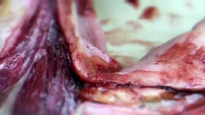 Surgical incision - Sculpting with modelling wax SFX makeup tutorial