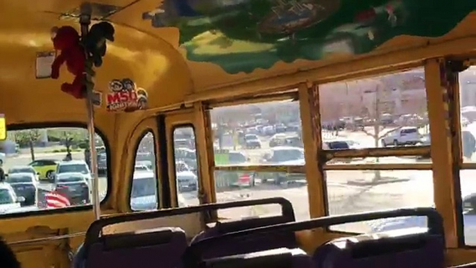Bébé mal homme chauve-souris autobus par par écrasé dans vie monstre réal école jouet un camion Lego joker irl stor