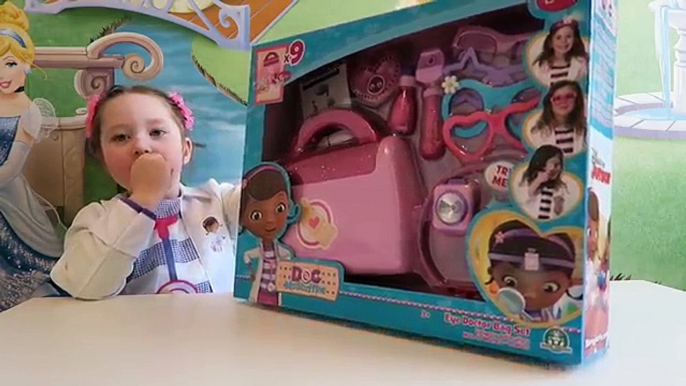 Abajo jugando conjunto maleta juguetes Dr. juguetes de peluche para jugar un juego de McStuffins médicos doc