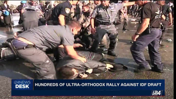 i24NEWS DESK | Hundreds of Ultra-Orthodox rally against IDF draft | Sunday, September 17th 2017