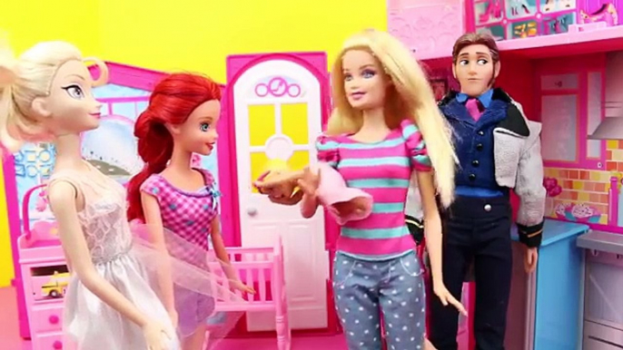 Frozen Anna Babysitting CRAZY Baby ★ Spiderman, Barbie Ariel Babysitter Dolls Play-Doh Dis