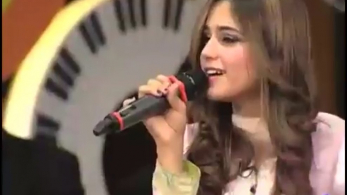 Aima Baig Beautiful Song in Mazaaq Raat - Dunya News