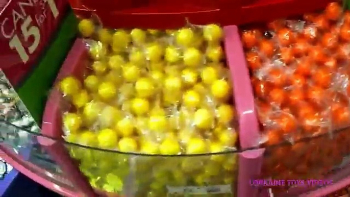 Un et un à un un à le plus grand Bonbons chasse dans Beaucoup de de acide le le le le la jouet ogives monde Gumball machine super sophia s