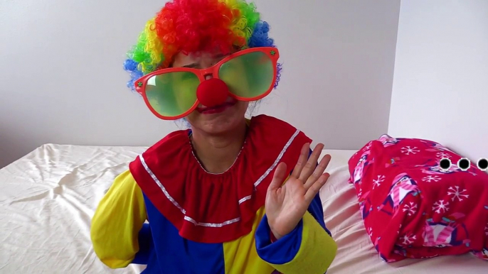 Bad Clown steals Lollipops! Bad Baby with Tantrum and Crying, Learn Colors with Finger Fam