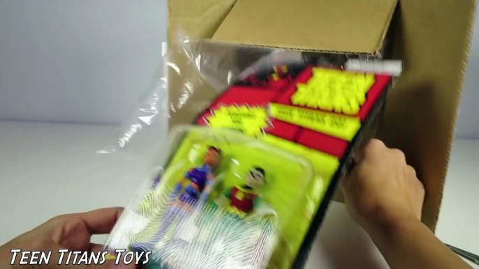 TEEN TITANS Starfire Unboxing Two Pack of Old School Teen Titans with Robin & Starfire