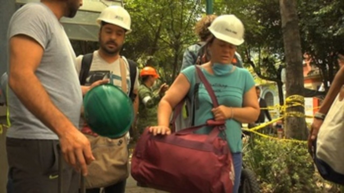 Tras sismo, capitalinos permanecen con duda de si podrán regresar a su hogar