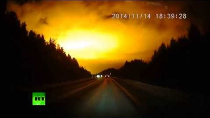 UFO? Meteor? Blast? Massive light flash over Russian Urals stuns locals, scientists (DASHCAM)