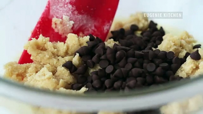 CHOCOLATE CHIP COOKIE DOUGH Ice Cream Cake Recipe 아이스크림 케잌 만들기