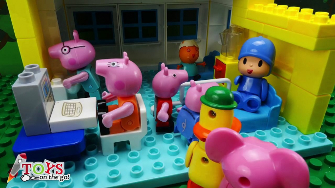 Pocoyó se hace daño y le curan en el hospital de Peppa