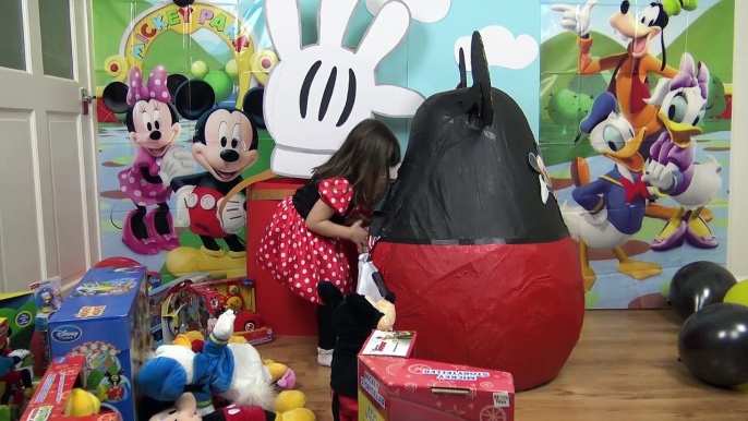 Disney Junior Videos SUPER GIANT SURPRISE EGG OPENING Mickey Mouse Clubhouse + Minnie TOYS