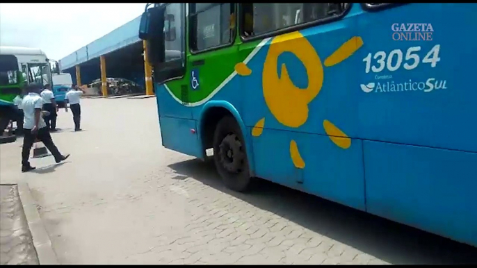 Motoristas protestam contra agressão em ônibus