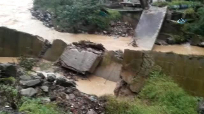 20 Ev Tedbir Amaçlı Boşaltıldı... Rize'de Şiddetli Yağışlar Etkili Olmaya Devam Ediyor