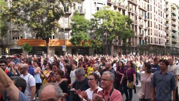 300.000 personnes manifestent à Barcelone contre les violences policières