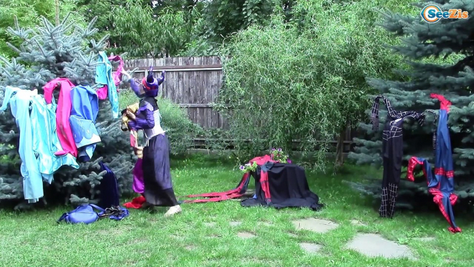 FROZEN ELSA GOT HURT! Magic Show Accident! w/ Spiderman, Batman, Hulk and Pink Spidergirl