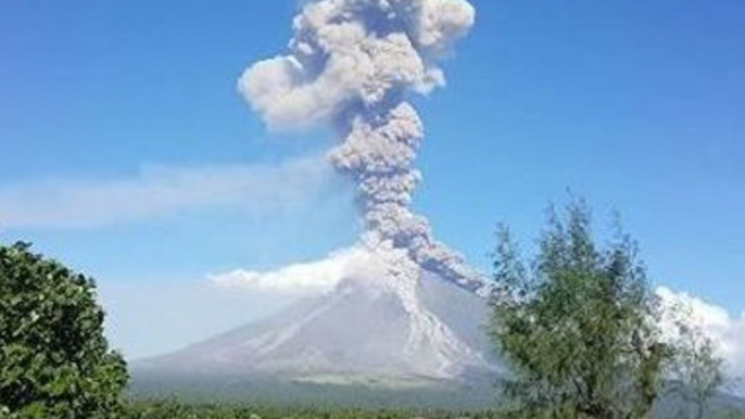 Sky Fills With Smoke as Mayon Volcano Emits Ash Column