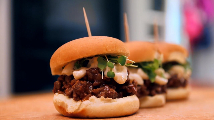 Sloppy Mac 'n Joe Sliders Recipe