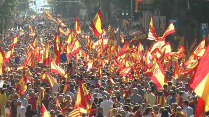 Barcelone : entre 350.000 et 950.000 manifestants contre l'indépendance de la Catalogne