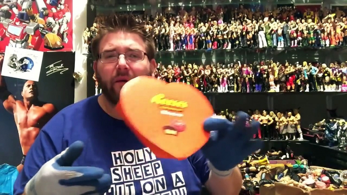 SOMEONE SENT ROTTED FOOD.AGAIN! Grim unboxes WWE Wrestling Figures Fan Mail!