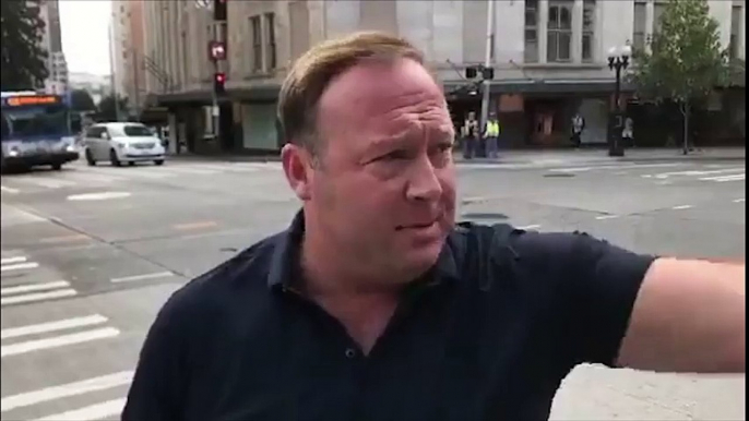 Alex Jones will hunt down the enemies of Infowars