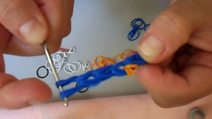 ♥ CHAVEIRO CORUJINHA DE ELÁSTICO ♥ Como fazer Pulseiras de elástico Rainbow Loom (sem tear) ♥