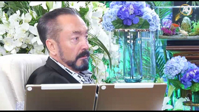 Adnan Oktar’a soruldu?“Neden kadınlarla program yapıyorsunuz_”