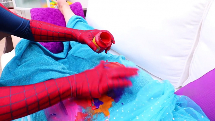 Frozen Elsa Body PAINTING PRANK w/ Spiderman Joker Hulk Anna Movie Fun Superhero in Real Life IRL